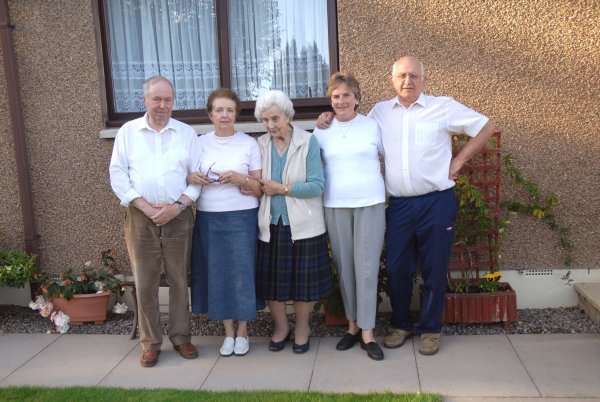David, Doreen, Nellie Barnfield and Brian and Dorothy Sanders