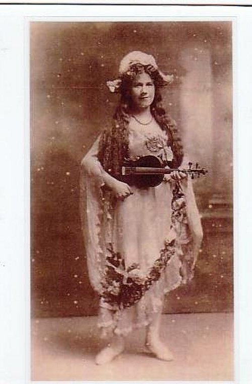Valencia Penney with her violin